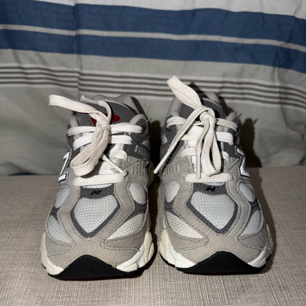 New Balance 9060 kids sneakers - Picture 2 of 5